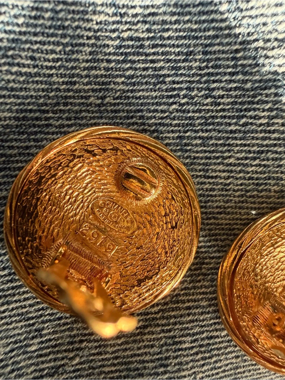 CHANEL Gold Interlocking Swirl Clip Ons - Picture 3 of 7